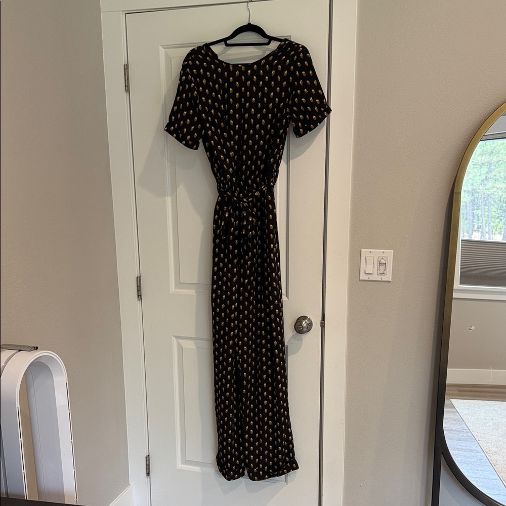 Elegant Black and Gold Patterned jumpsuit